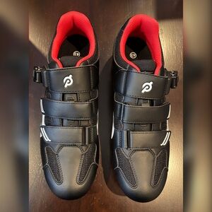 NWT Peloton Cycle Shoes Size 43